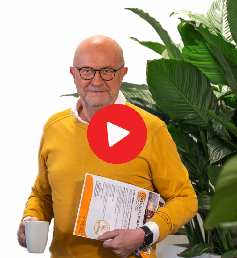 Mats med Kaffekopp gul utan bakgrund vertikal med video kopiera