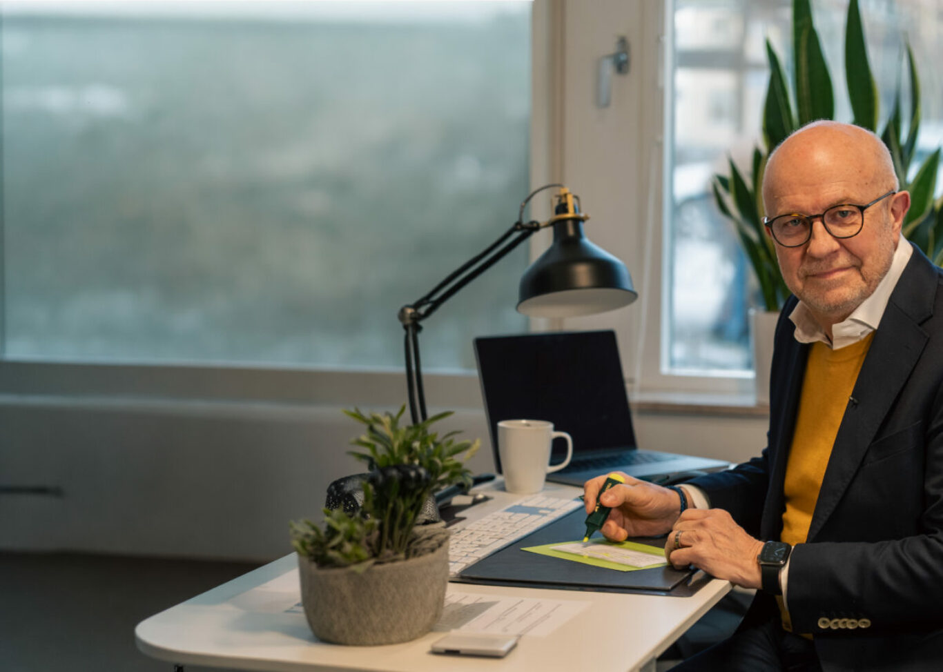 Mats vid skrivbordet